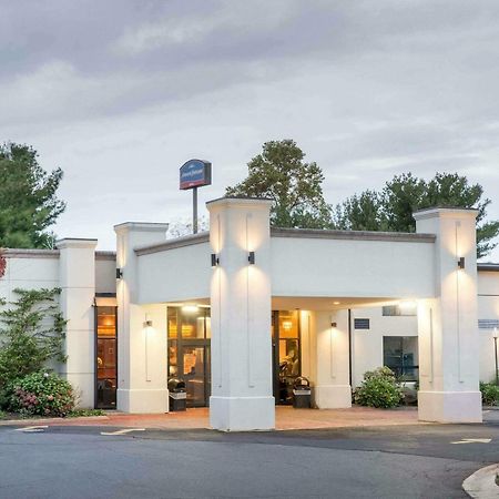 Howard Johnson By Wyndham Bartonsville/Poconos Area Eksteriør billede