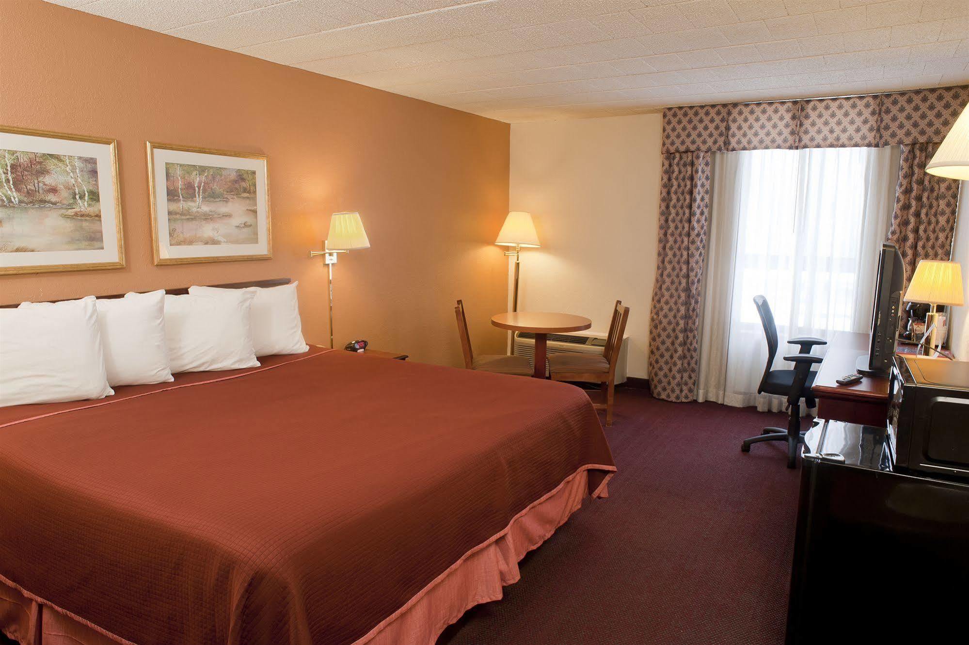 Howard Johnson By Wyndham Bartonsville/Poconos Area Eksteriør billede
