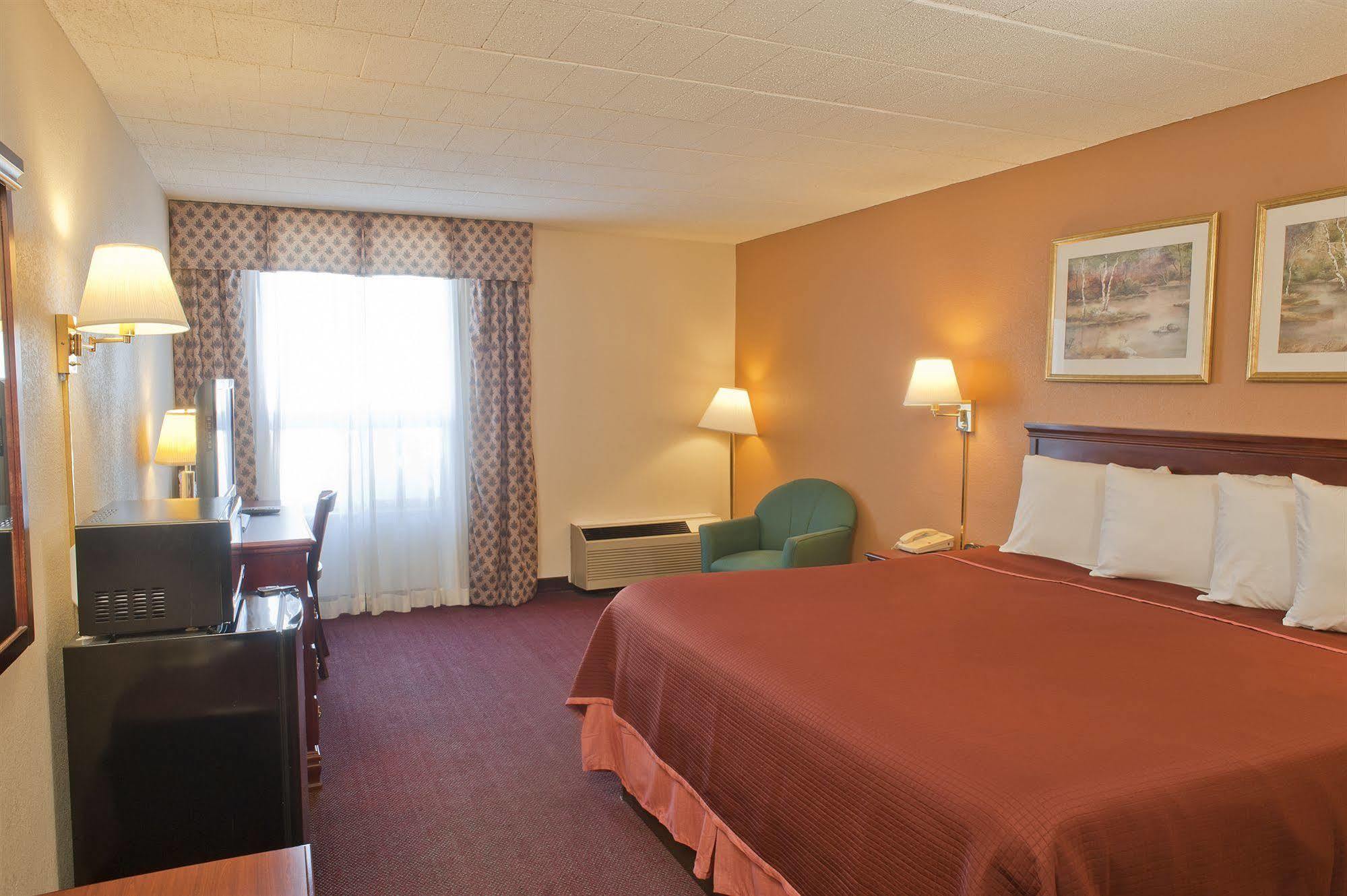 Howard Johnson By Wyndham Bartonsville/Poconos Area Eksteriør billede